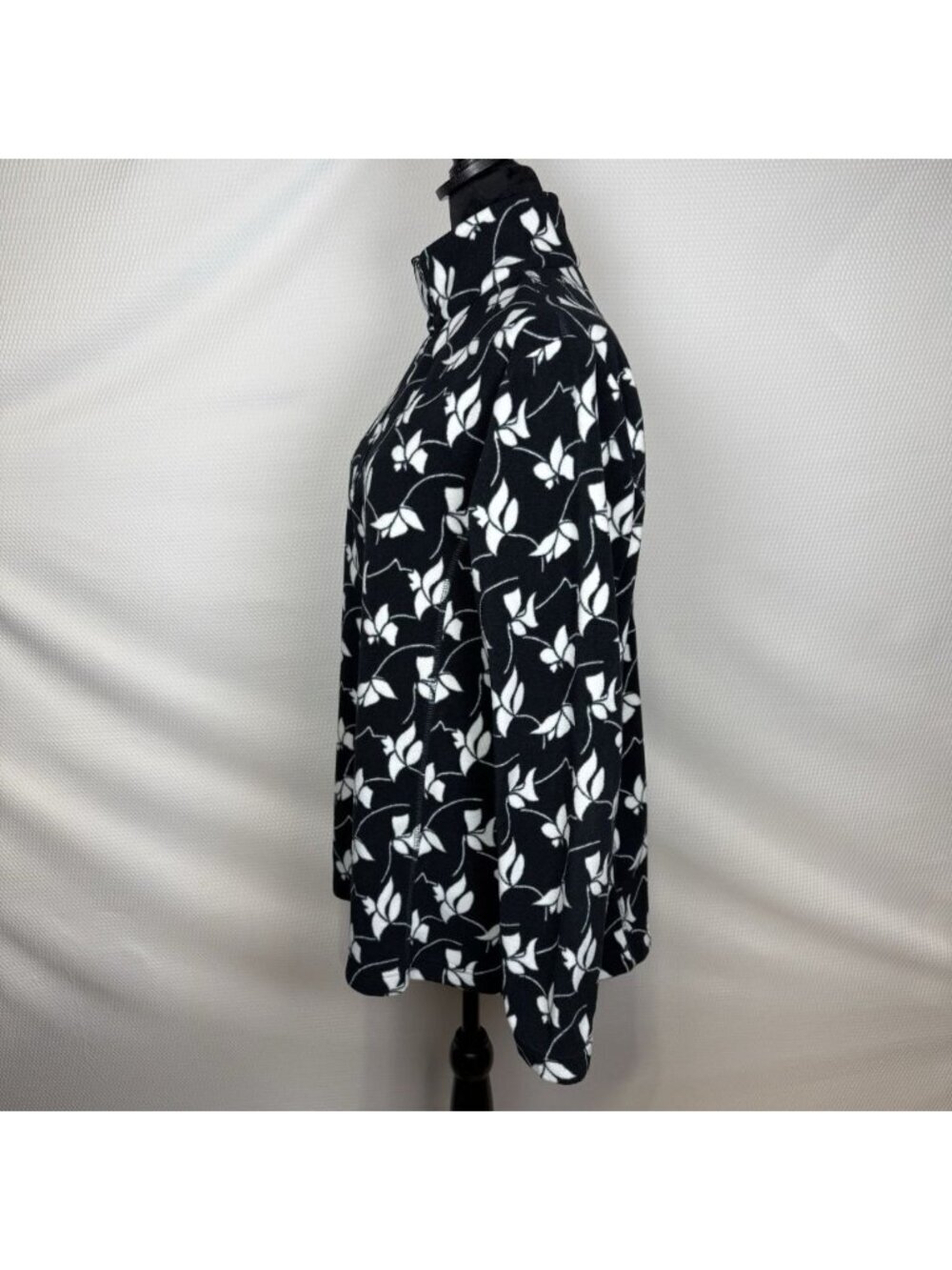 Lands' End Women's Quarter Zip Fleece Large/Tall Blue and White Floral Pullover - Picture 2 of 12
